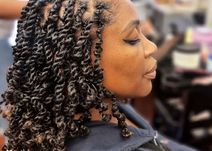 Holla’s Hair & Beauty salon in Brentford London TW8